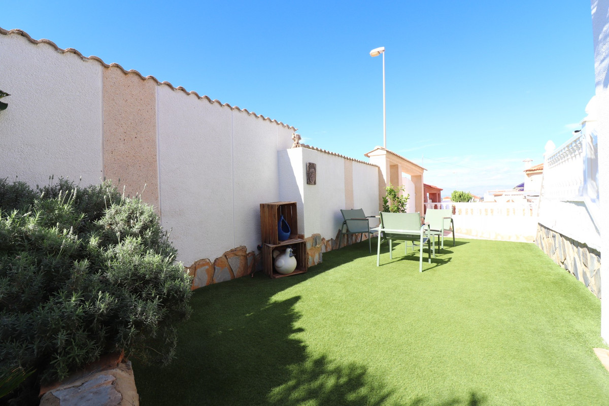 Se vende Villa - Chalet de 2 dormitorios en Costa Blanca, Alicante, España