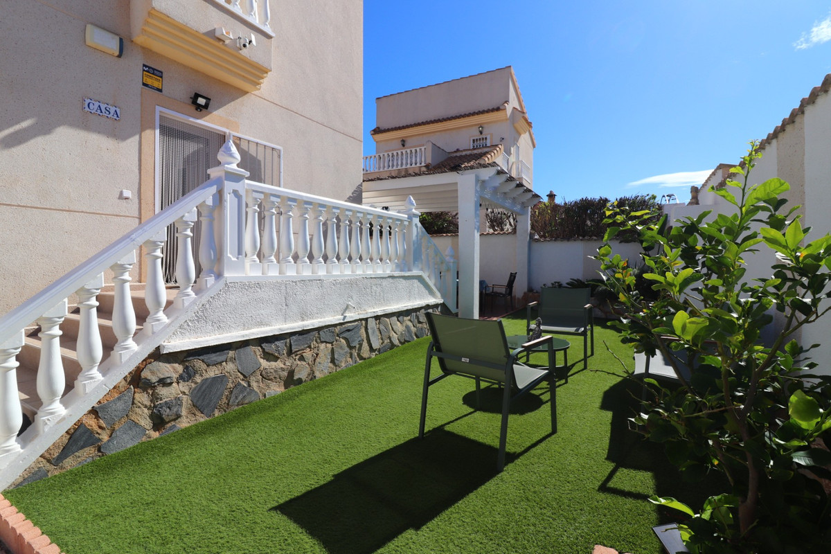 Se vende Villa - Chalet de 2 dormitorios en Costa Blanca, Alicante, España