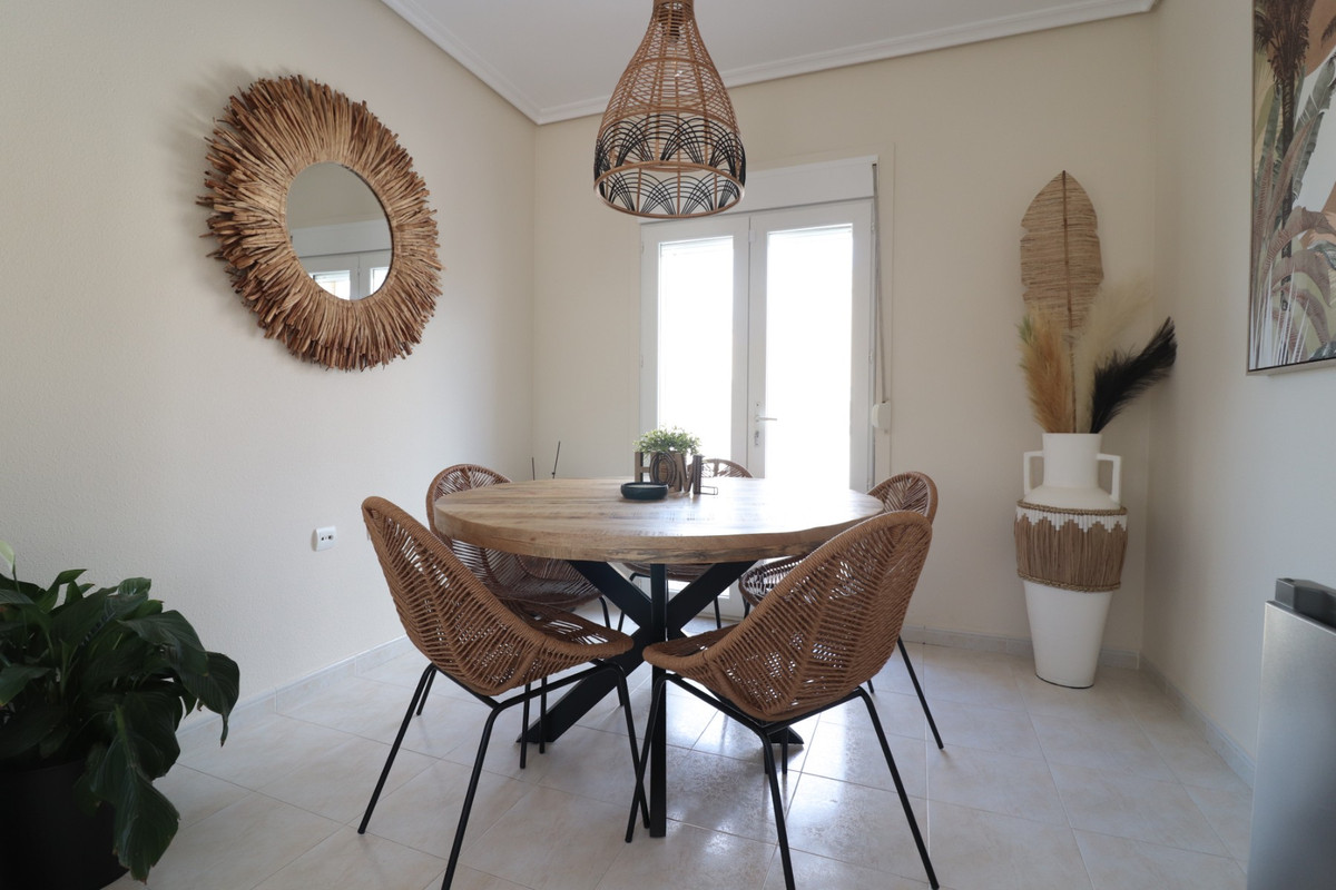Se vende Villa - Chalet de 2 dormitorios en Costa Blanca, Alicante, España