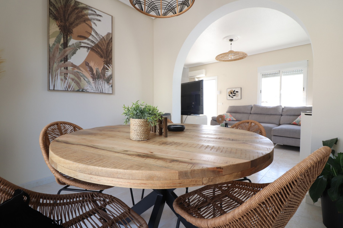 Se vende Villa - Chalet de 2 dormitorios en Costa Blanca, Alicante, España