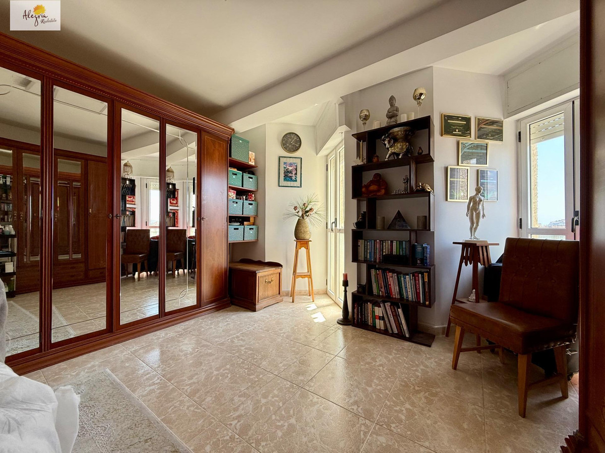 Se vende Apartamento Planta Media de 2 dormitorios en Costa Blanca, Alicante, España