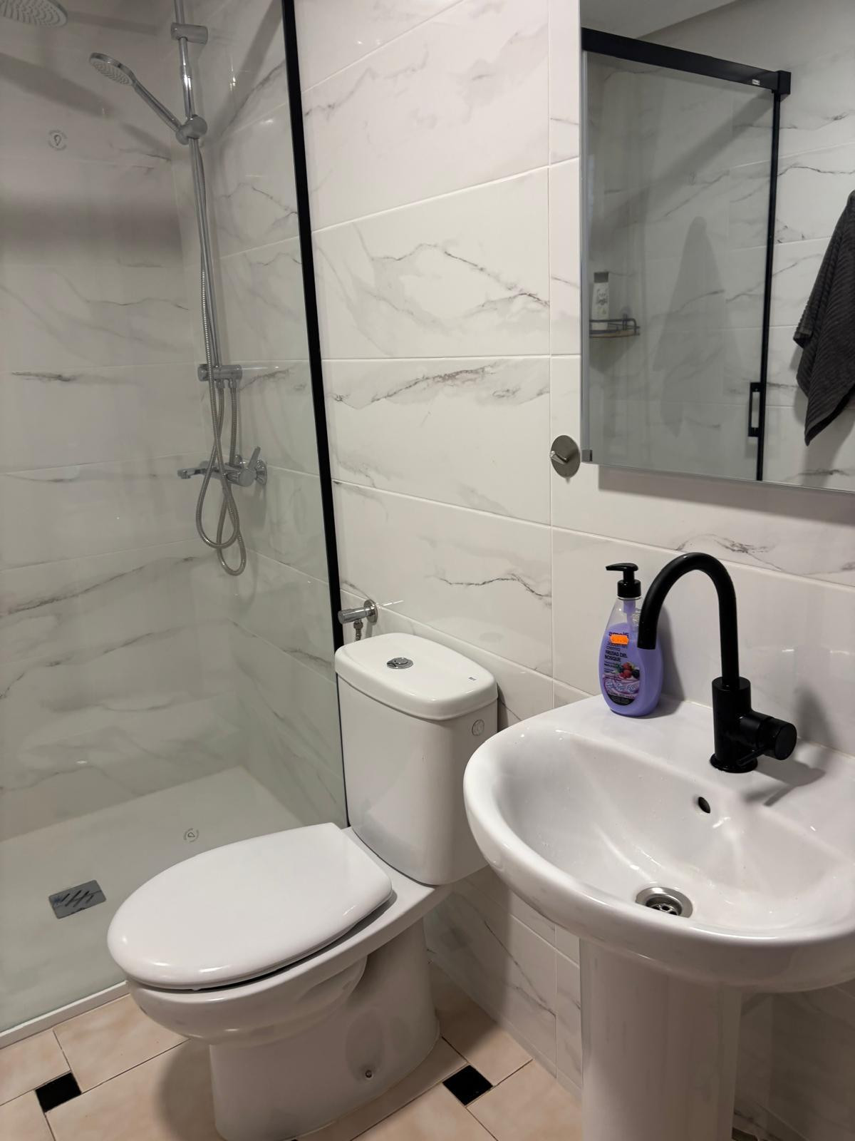 Se vende Apartamento Planta Media de 2 dormitorios en Costa Blanca, Alicante, España