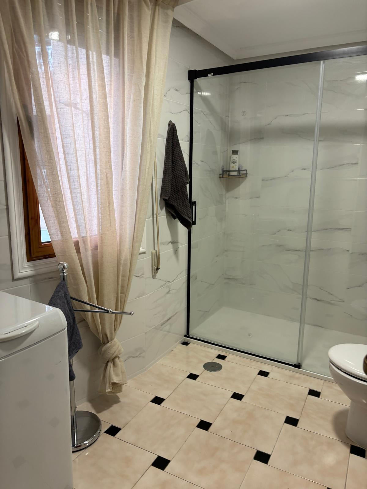 Se vende Apartamento Planta Media de 2 dormitorios en Costa Blanca, Alicante, España