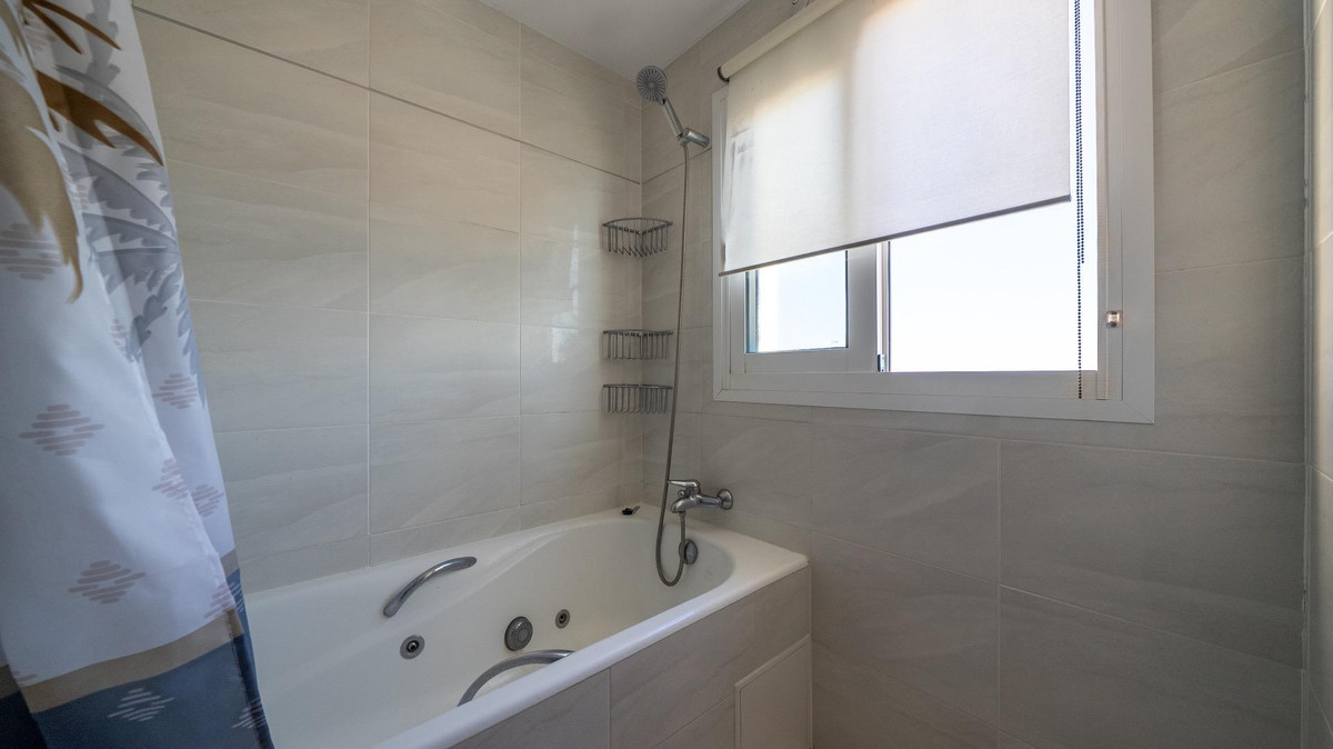 4 Bed Apartment for sale in Calpe Costa Blanca, Alicante, Spain