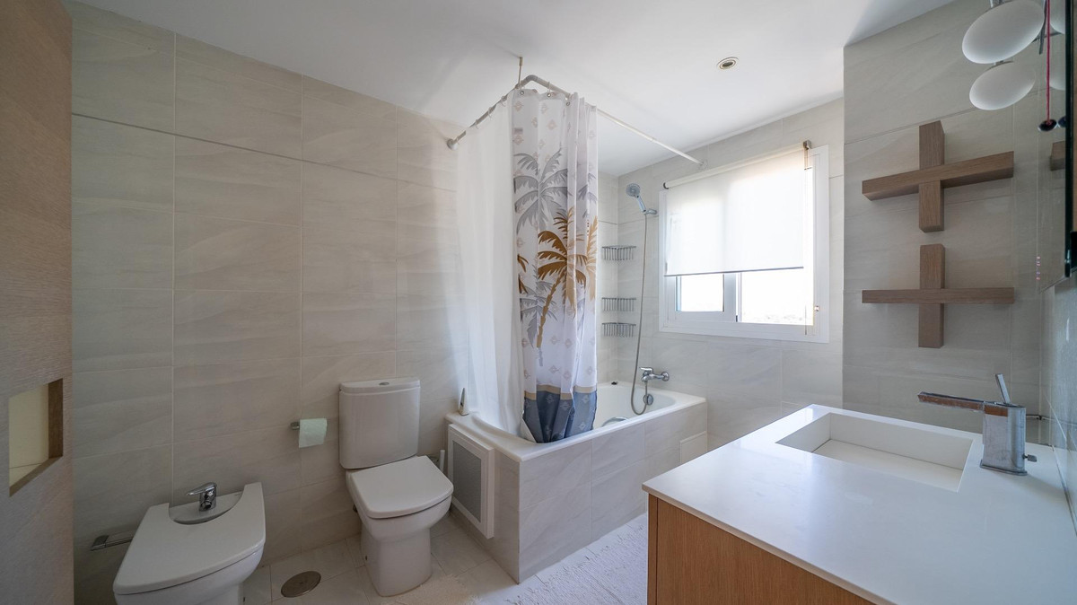 4 Bed Apartment for sale in Calpe Costa Blanca, Alicante, Spain