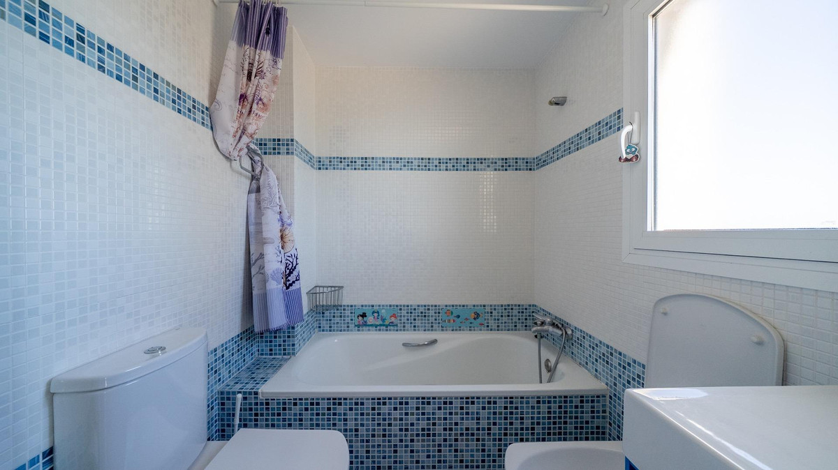 4 Bed Apartment for sale in Calpe Costa Blanca, Alicante, Spain