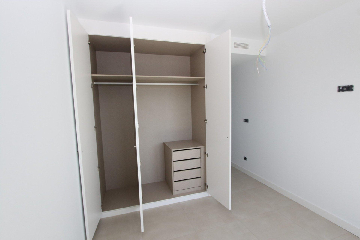 Se vende Apartamento Planta Media de 2 dormitorios en Costa Blanca, Alicante, España