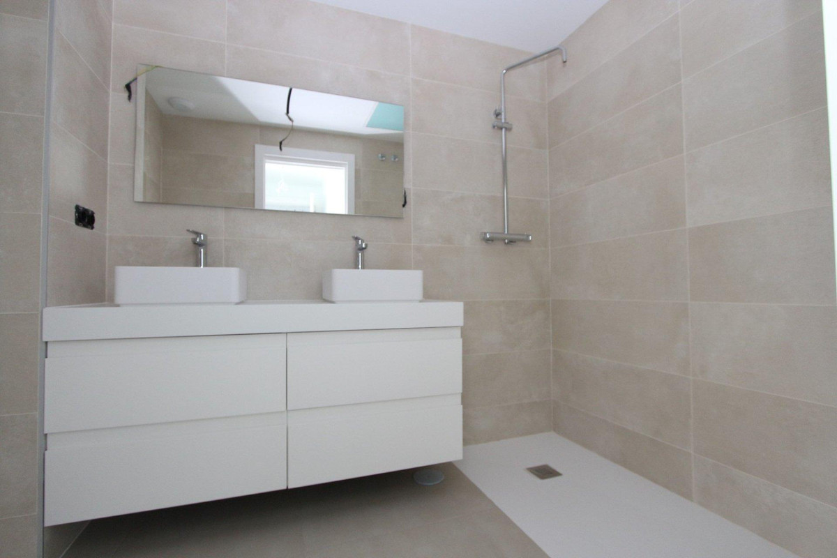 Se vende Apartamento Planta Media de 2 dormitorios en Costa Blanca, Alicante, España