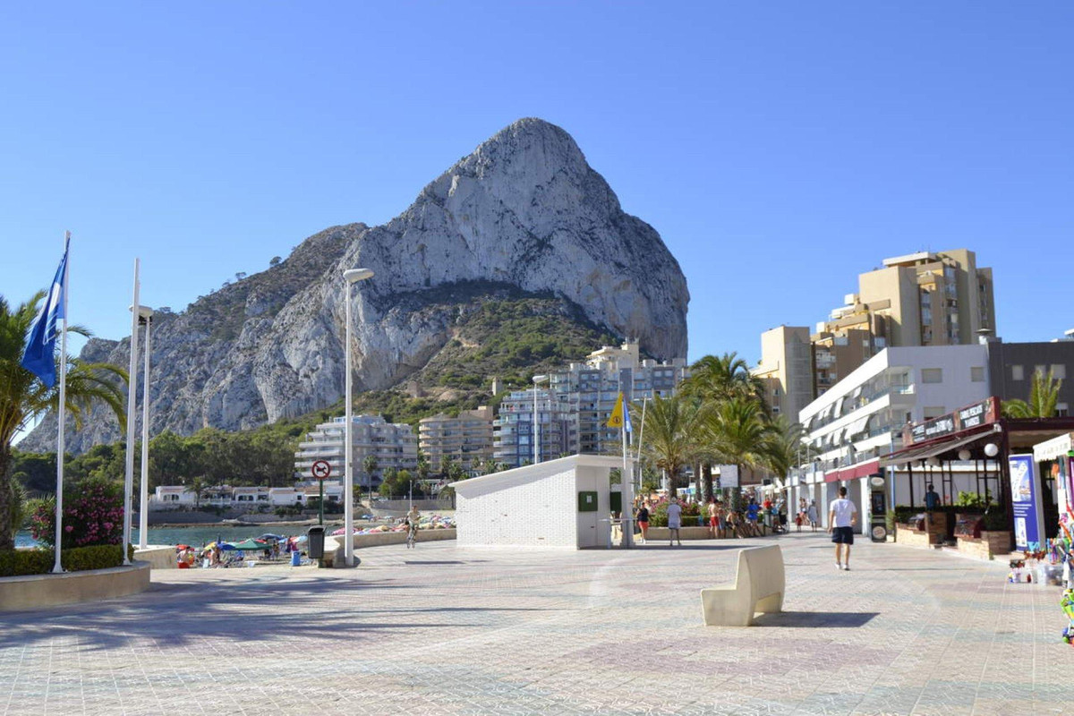 2 Bed Apartment for sale in Calpe Costa Blanca, Alicante, Spain