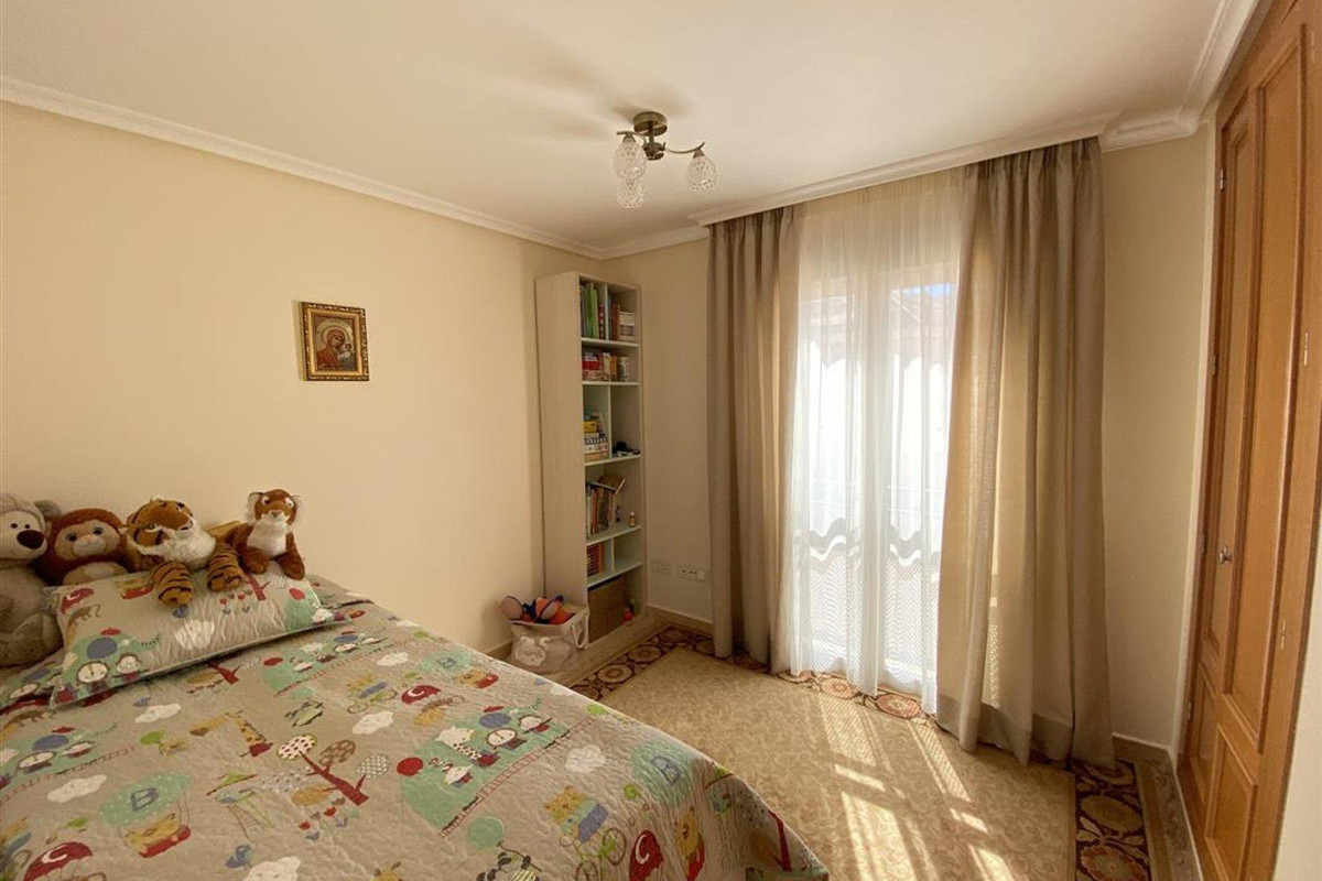Se vende Apartamento Planta Media de 4 dormitorios en Costa Blanca, Alicante, España
