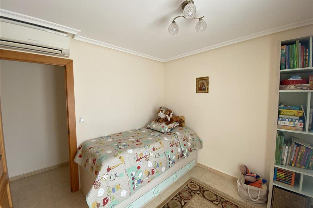 Se vende Apartamento Planta Media de 4 dormitorios en Costa Blanca, Alicante, España