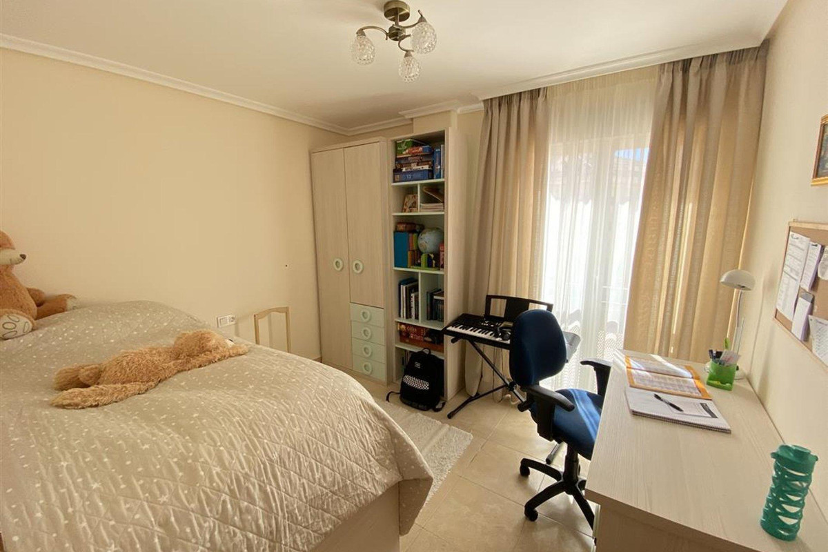 Se vende Apartamento Planta Media de 4 dormitorios en Costa Blanca, Alicante, España