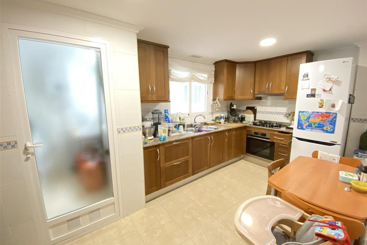 Se vende Apartamento Planta Media de 4 dormitorios en Costa Blanca, Alicante, España
