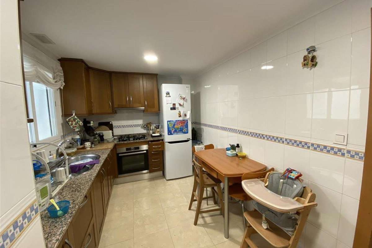 Se vende Apartamento Planta Media de 4 dormitorios en Costa Blanca, Alicante, España
