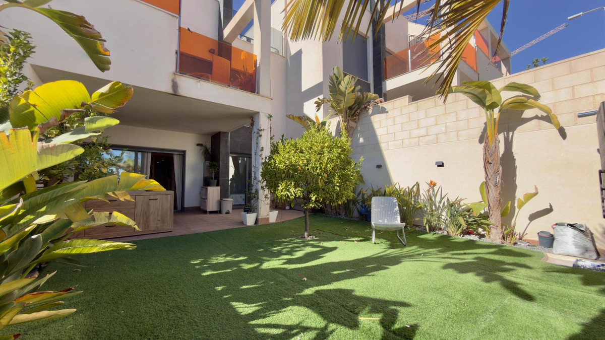 Se vende Apartamento Planta Media de 3 dormitorios en Costa Blanca, Alicante, España