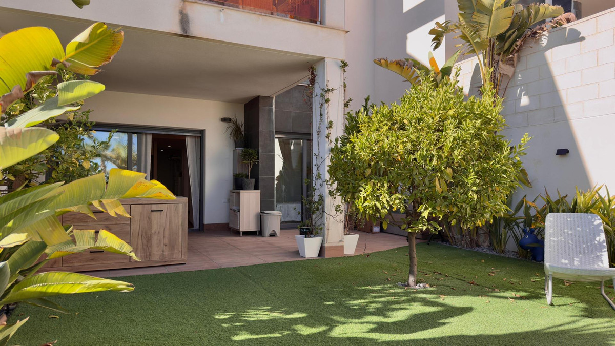 Se vende Apartamento Planta Media de 3 dormitorios en Costa Blanca, Alicante, España