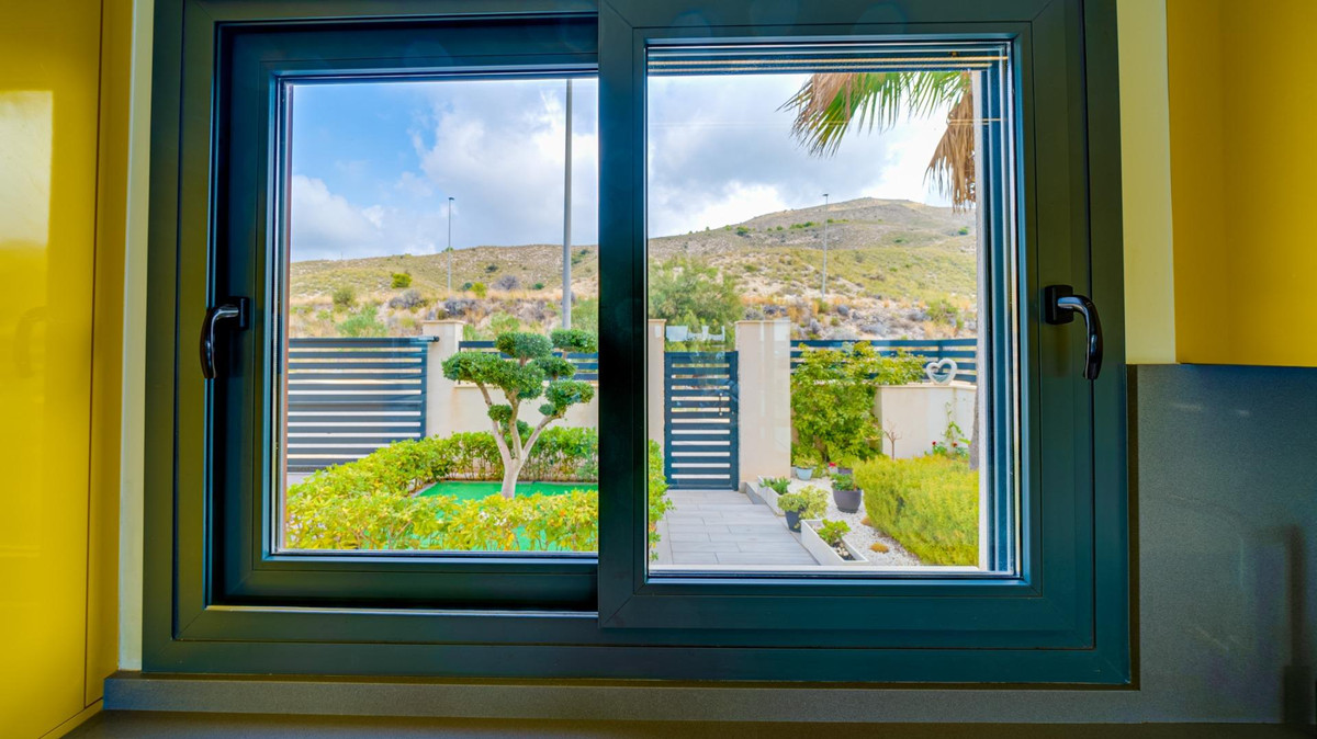 Se vende Bungalow de 3 dormitorios en Costa Blanca, Alicante, España
