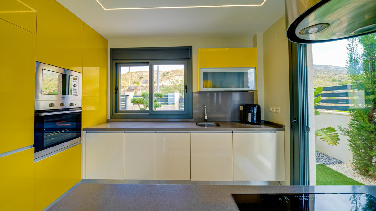 Se vende Bungalow de 3 dormitorios en Costa Blanca, Alicante, España