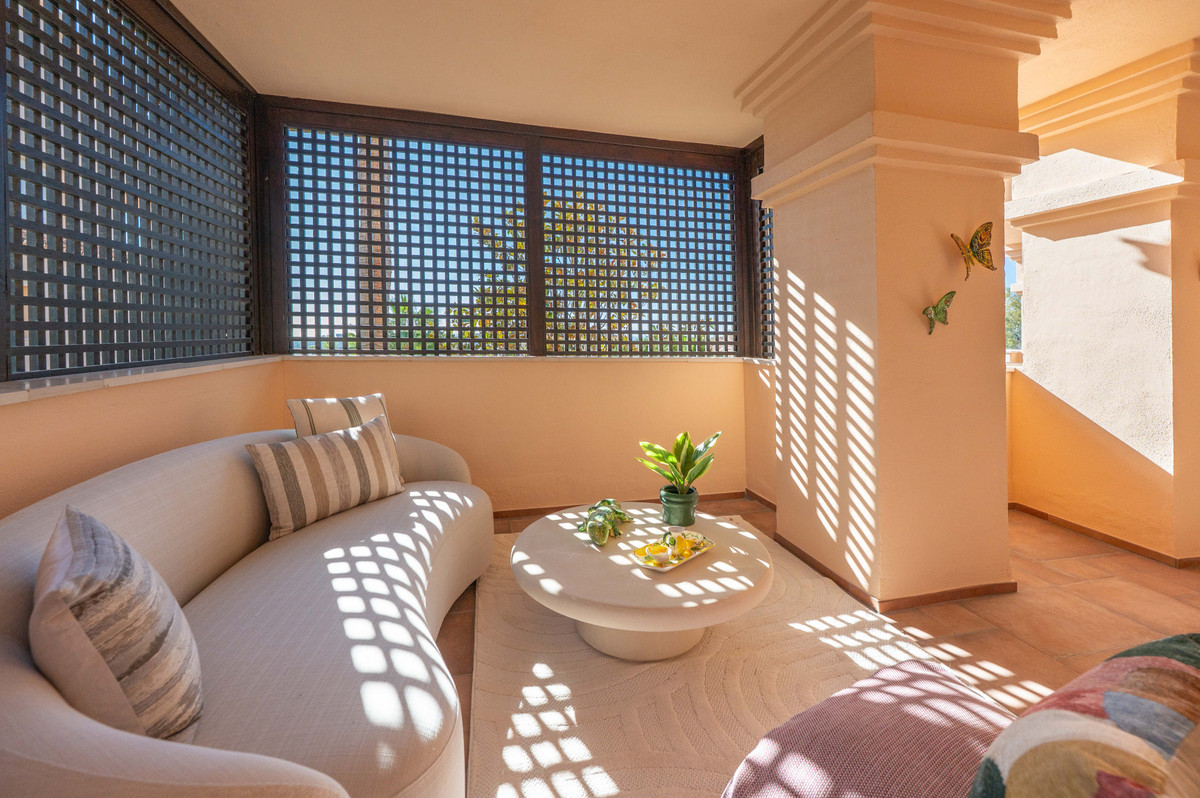 4 Bed Apartment for sale in Nueva Andalucía Costa Del Sol, Málaga, Spain