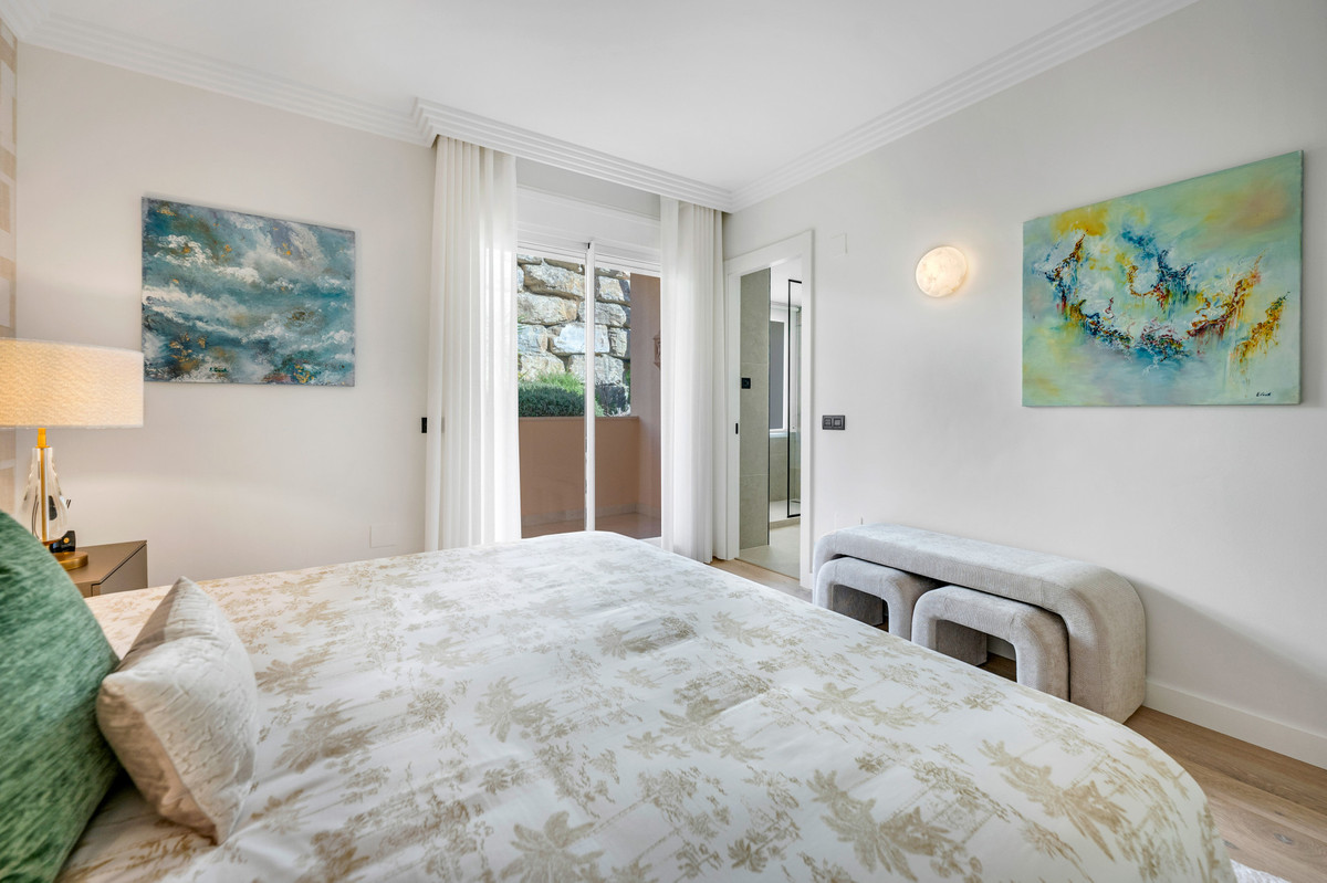 4 Bed Apartment for sale in Nueva Andalucía Costa Del Sol, Málaga, Spain