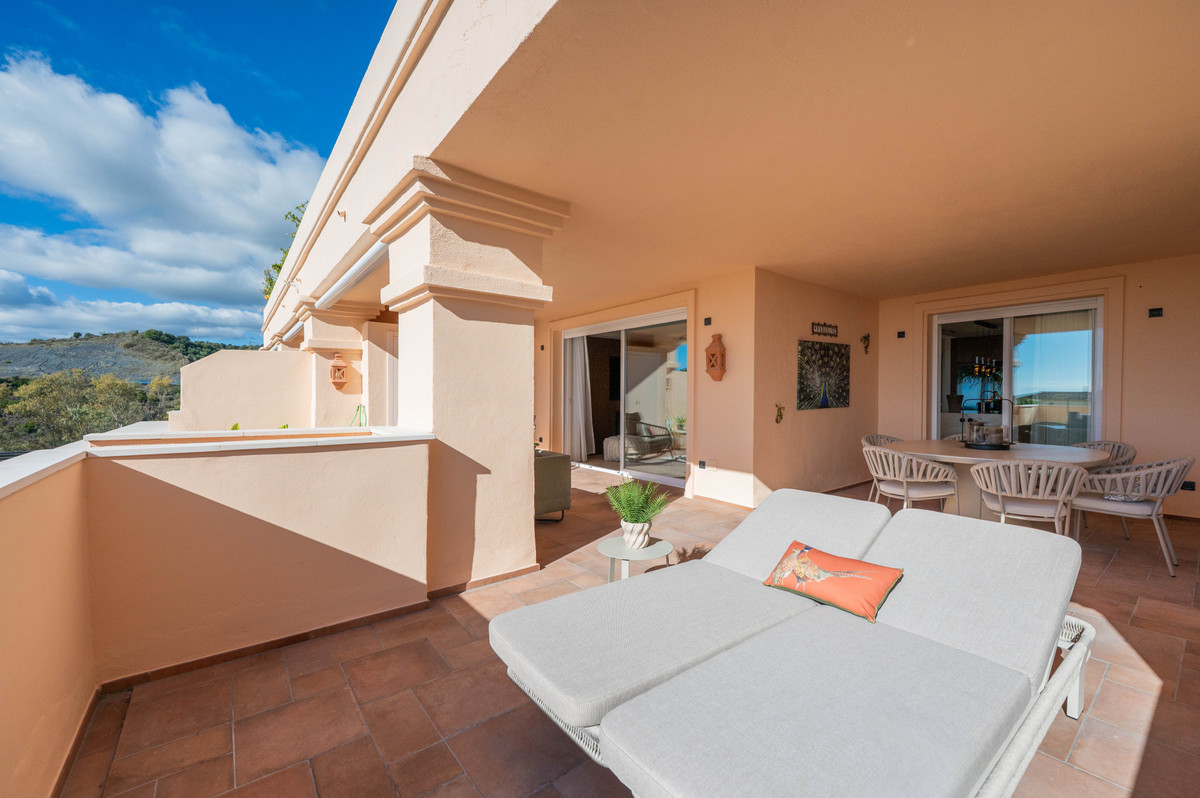 4 Bed Apartment for sale in Nueva Andalucía Costa Del Sol, Málaga, Spain