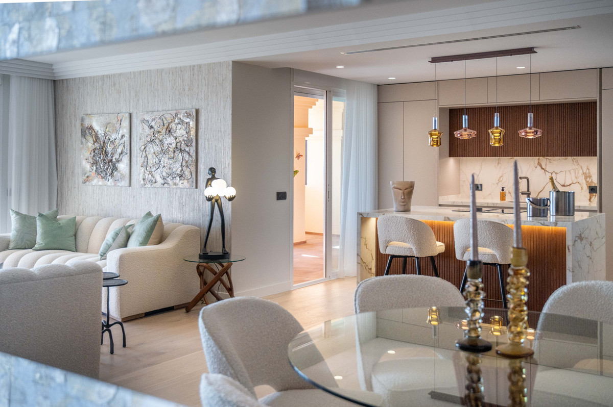 4 Bed Apartment for sale in Nueva Andalucía Costa Del Sol, Málaga, Spain