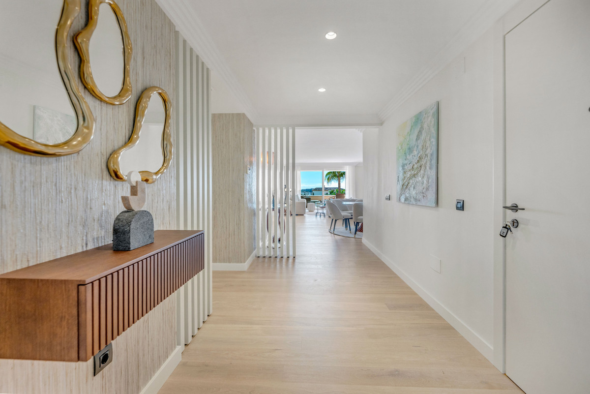4 Bed Apartment for sale in Nueva Andalucía Costa Del Sol, Málaga, Spain