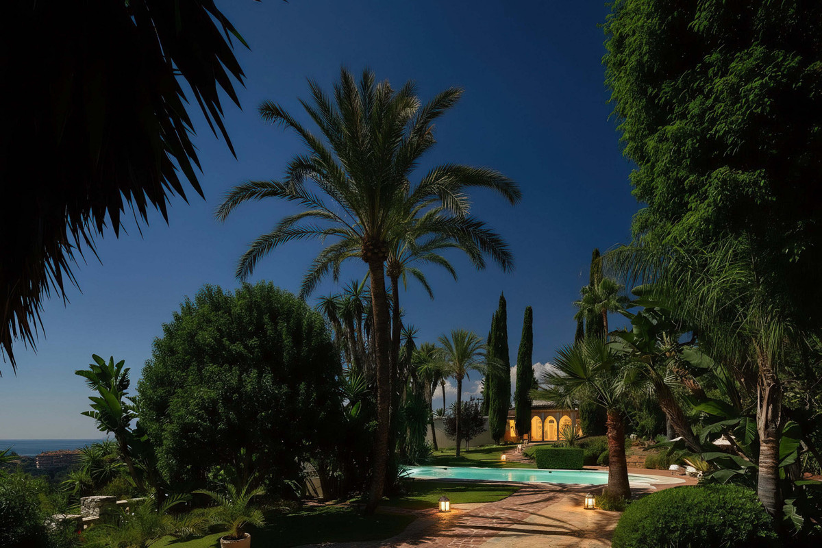 Se vende Villa - Chalet de 6 dormitorios en Costa Del Sol, Málaga, España