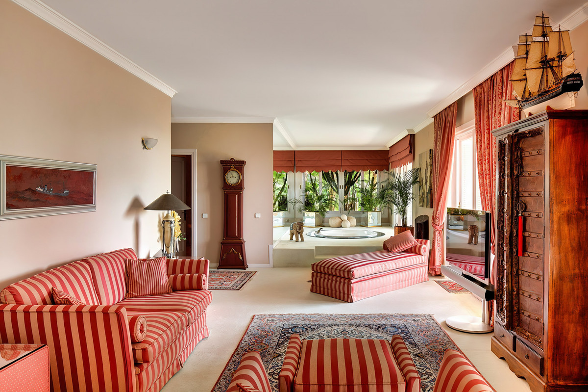 Se vende Villa - Chalet de 6 dormitorios en Costa Del Sol, Málaga, España