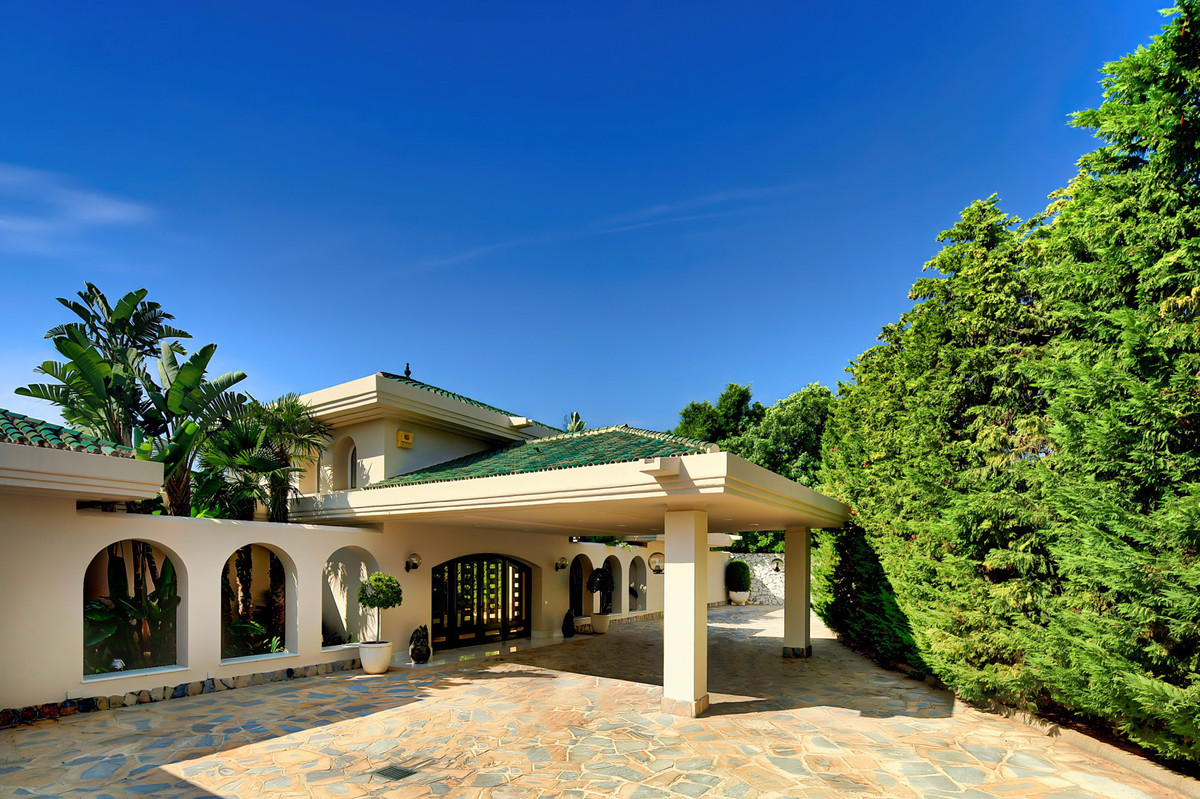 Se vende Villa - Chalet de 6 dormitorios en Costa Del Sol, Málaga, España