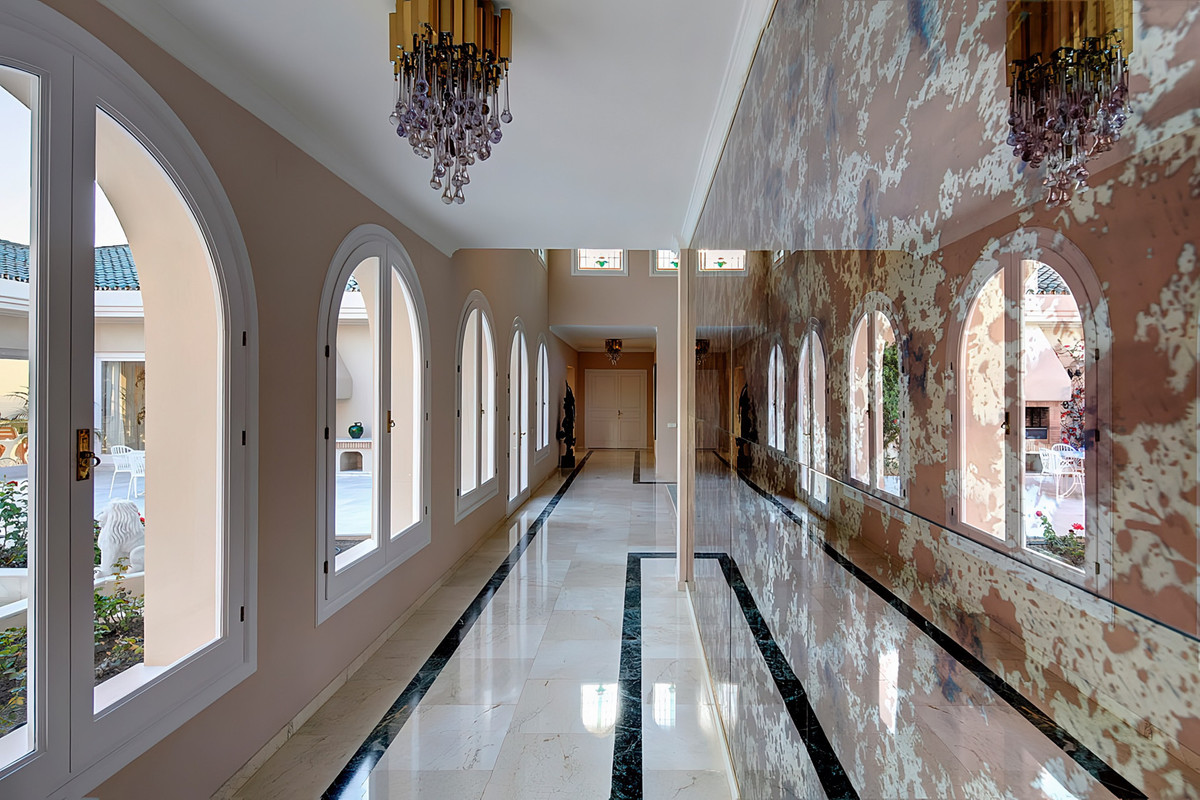 Se vende Villa - Chalet de 6 dormitorios en Costa Del Sol, Málaga, España