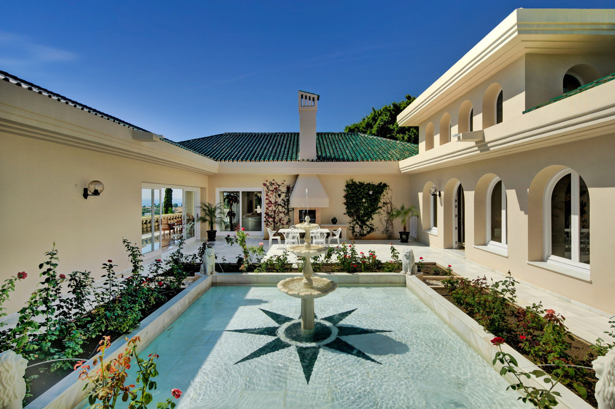Se vende Villa - Chalet de 6 dormitorios en Costa Del Sol, Málaga, España