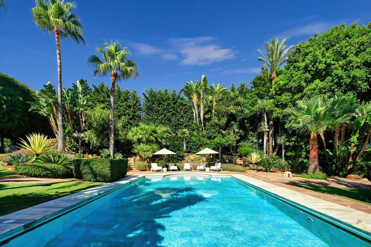 Se vende Villa - Chalet de 6 dormitorios en Costa Del Sol, Málaga, España