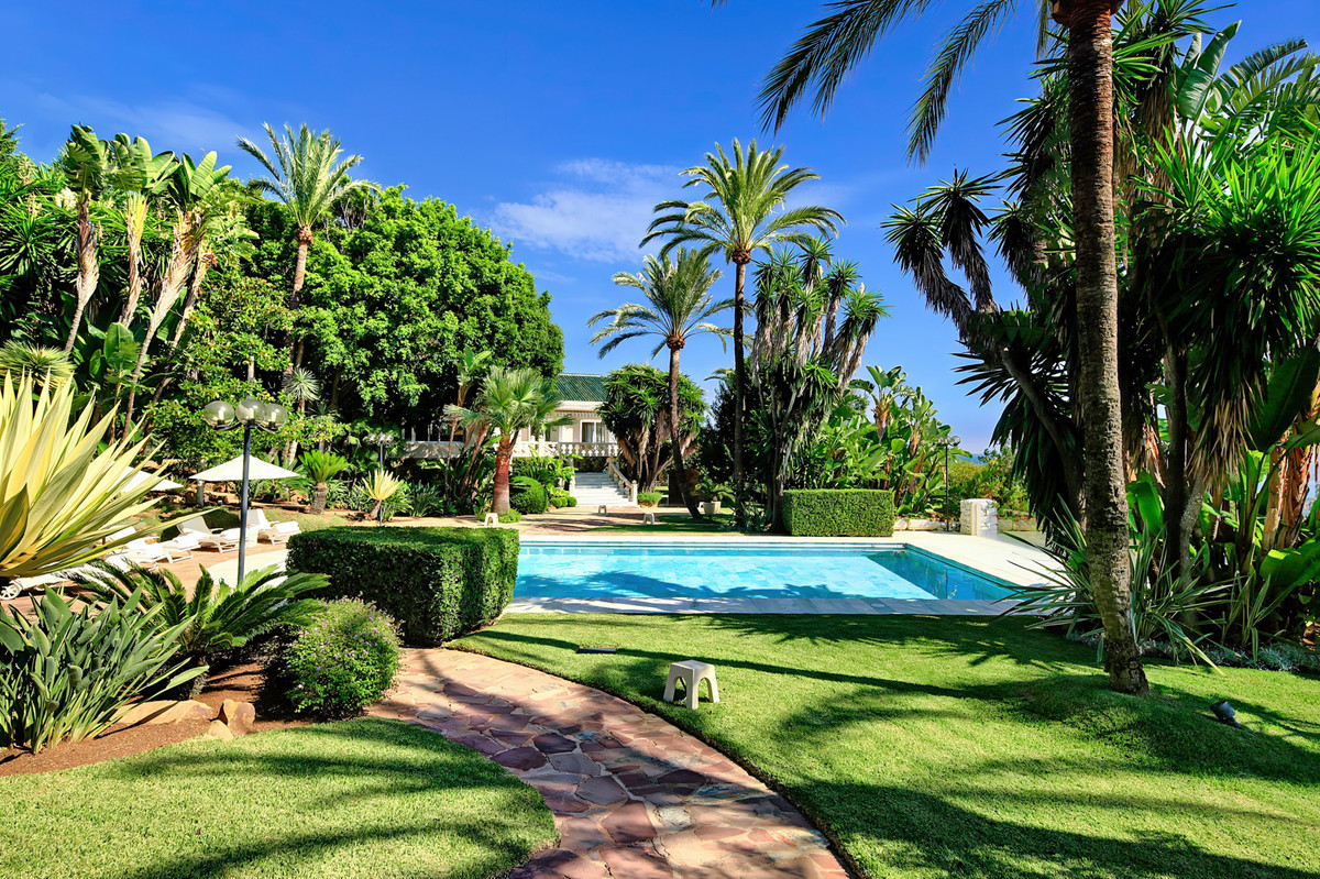 Se vende Villa - Chalet de 6 dormitorios en Costa Del Sol, Málaga, España