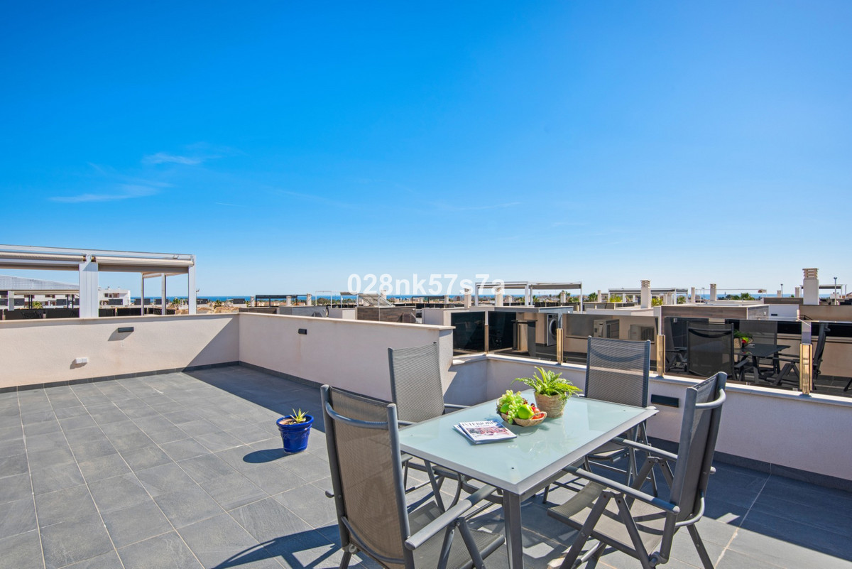 Se vende Villa - Chalet de 4 dormitorios en Costa Blanca, Alicante, España