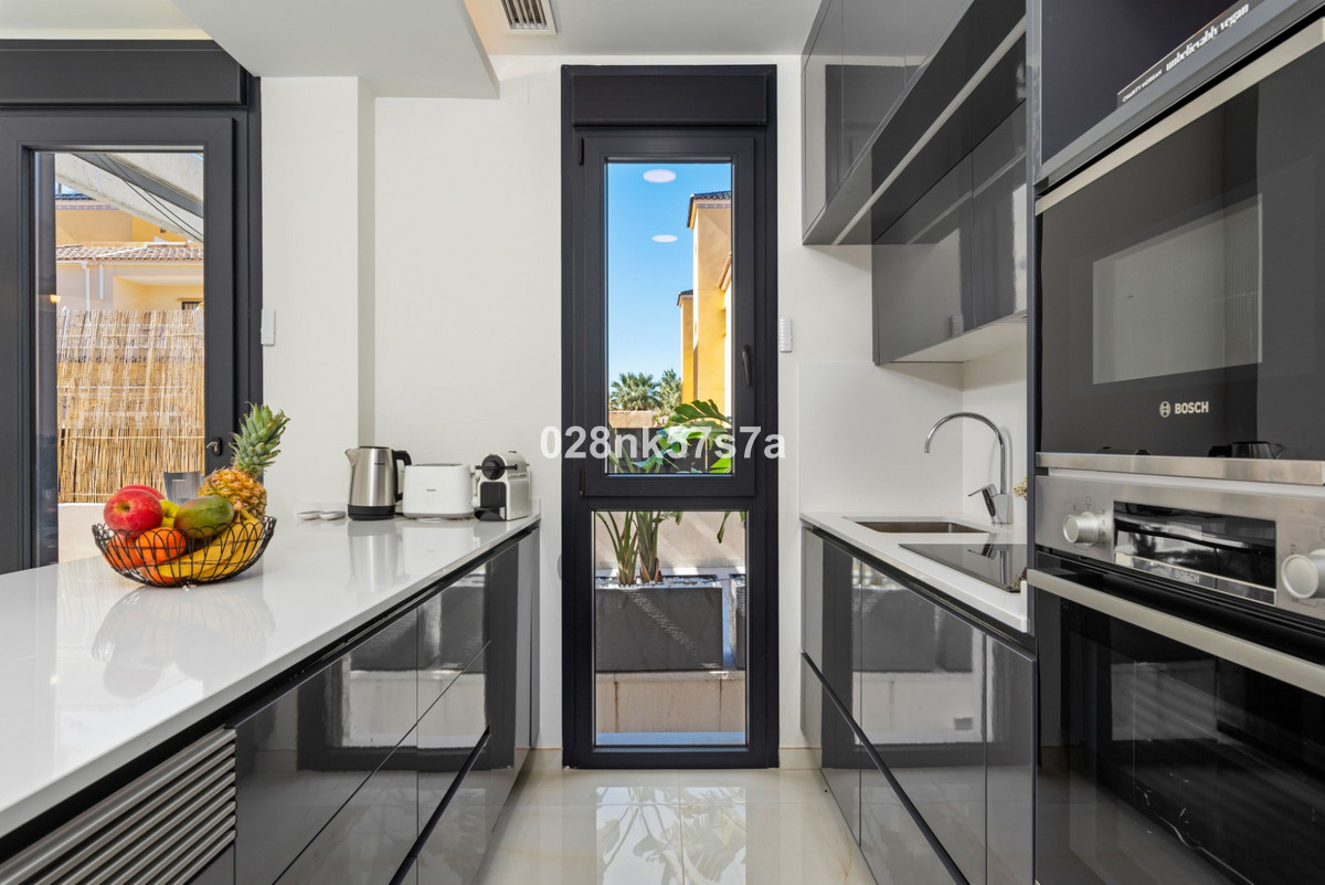 Se vende Villa - Chalet de 4 dormitorios en Costa Blanca, Alicante, España