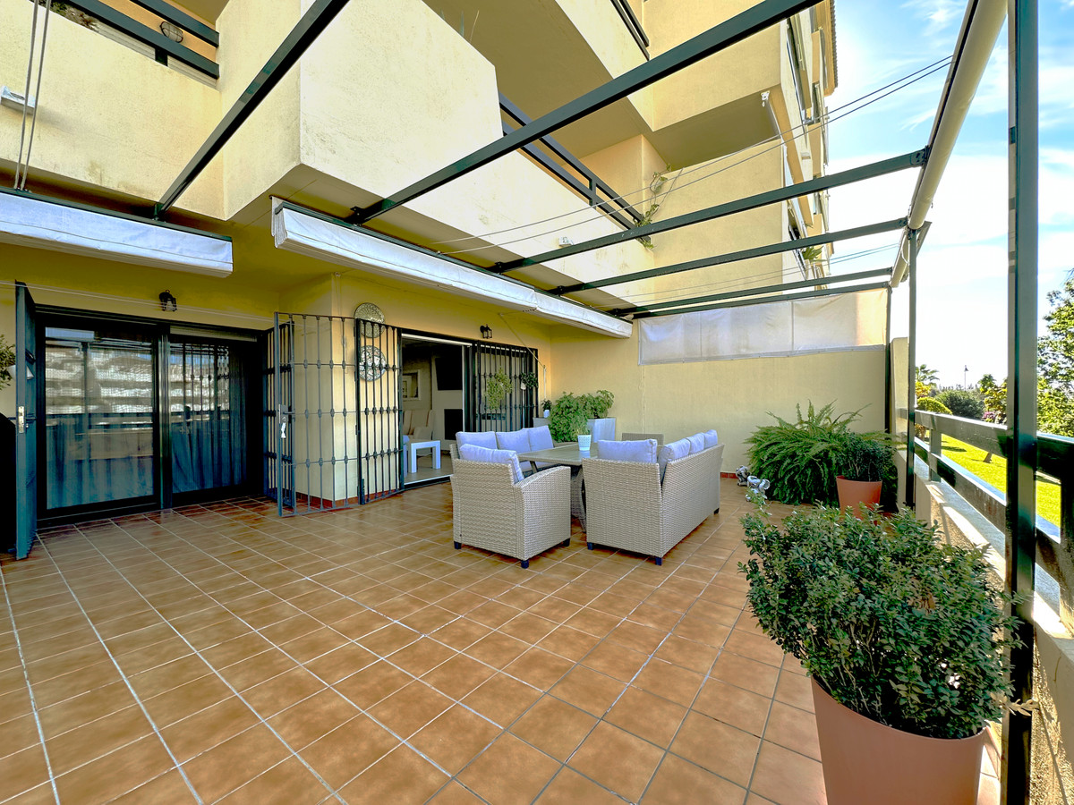 2 Bed Apartment for sale in Estepona Costa Del Sol, Málaga, Spain