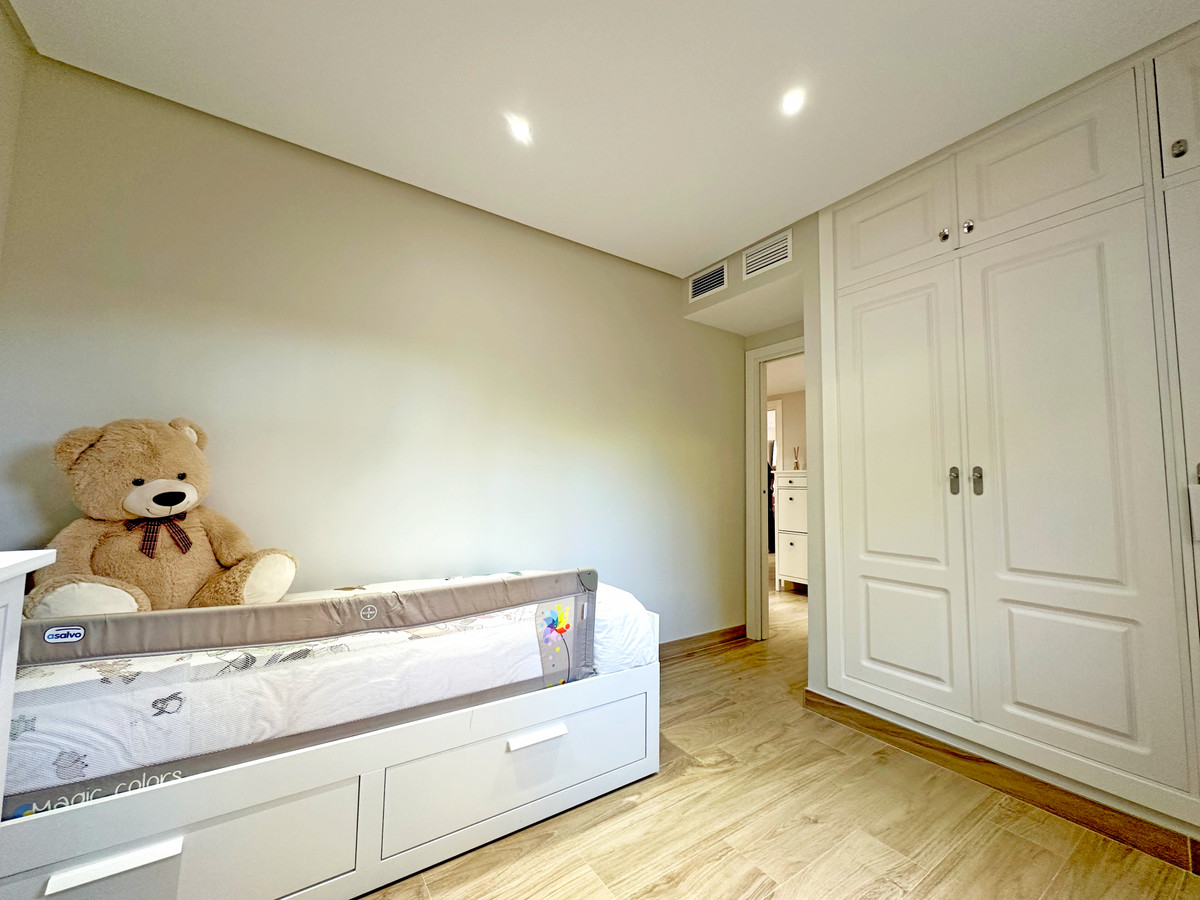 2 Bed Apartment for sale in Estepona Costa Del Sol, Málaga, Spain