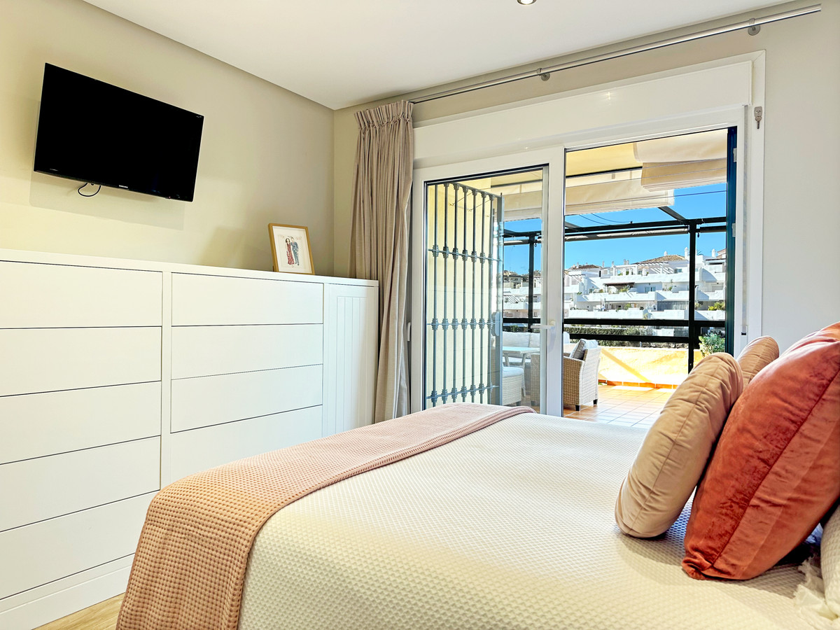 2 Bed Apartment for sale in Estepona Costa Del Sol, Málaga, Spain