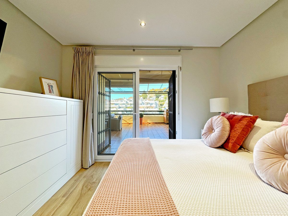 2 Bed Apartment for sale in Estepona Costa Del Sol, Málaga, Spain