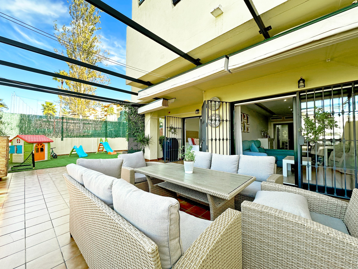 2 Bed Apartment for sale in Estepona Costa Del Sol, Málaga, Spain