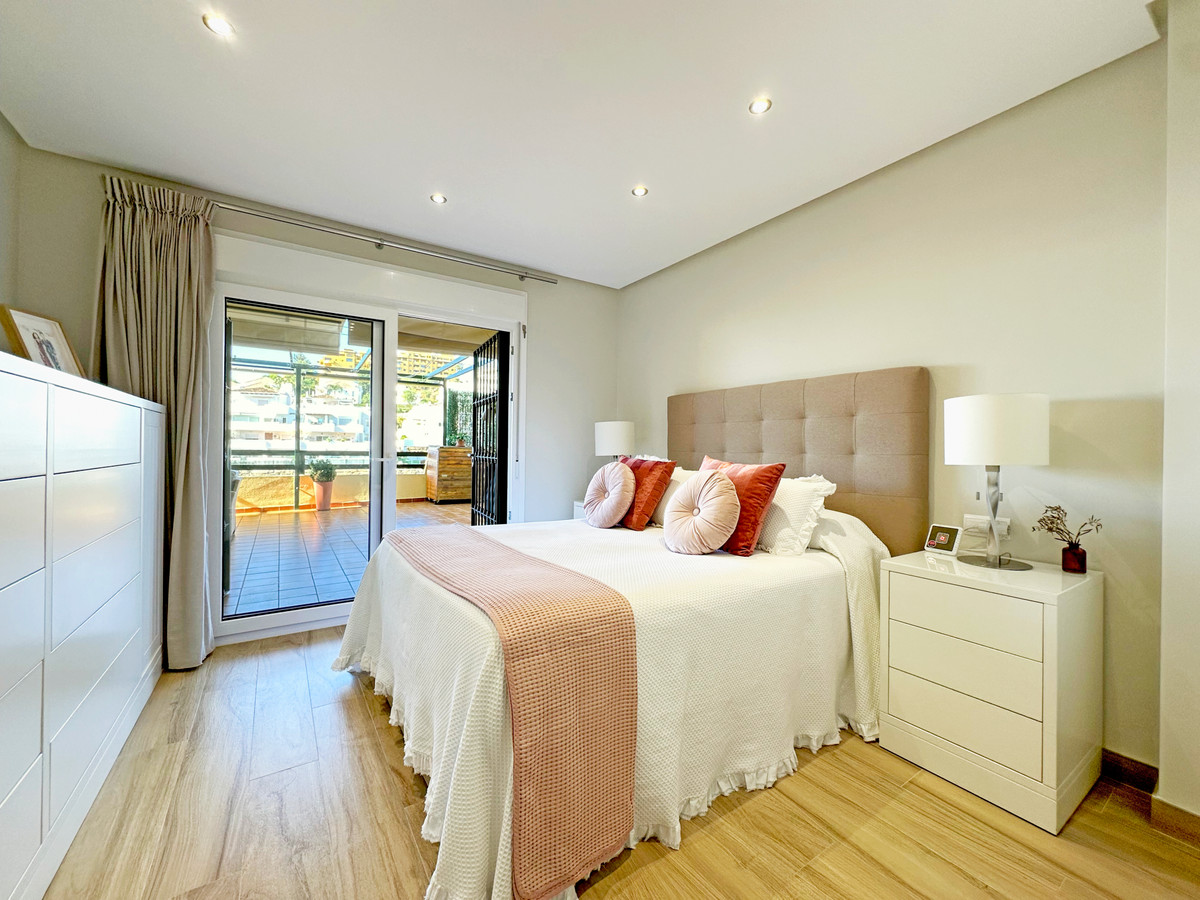 2 Bed Apartment for sale in Estepona Costa Del Sol, Málaga, Spain