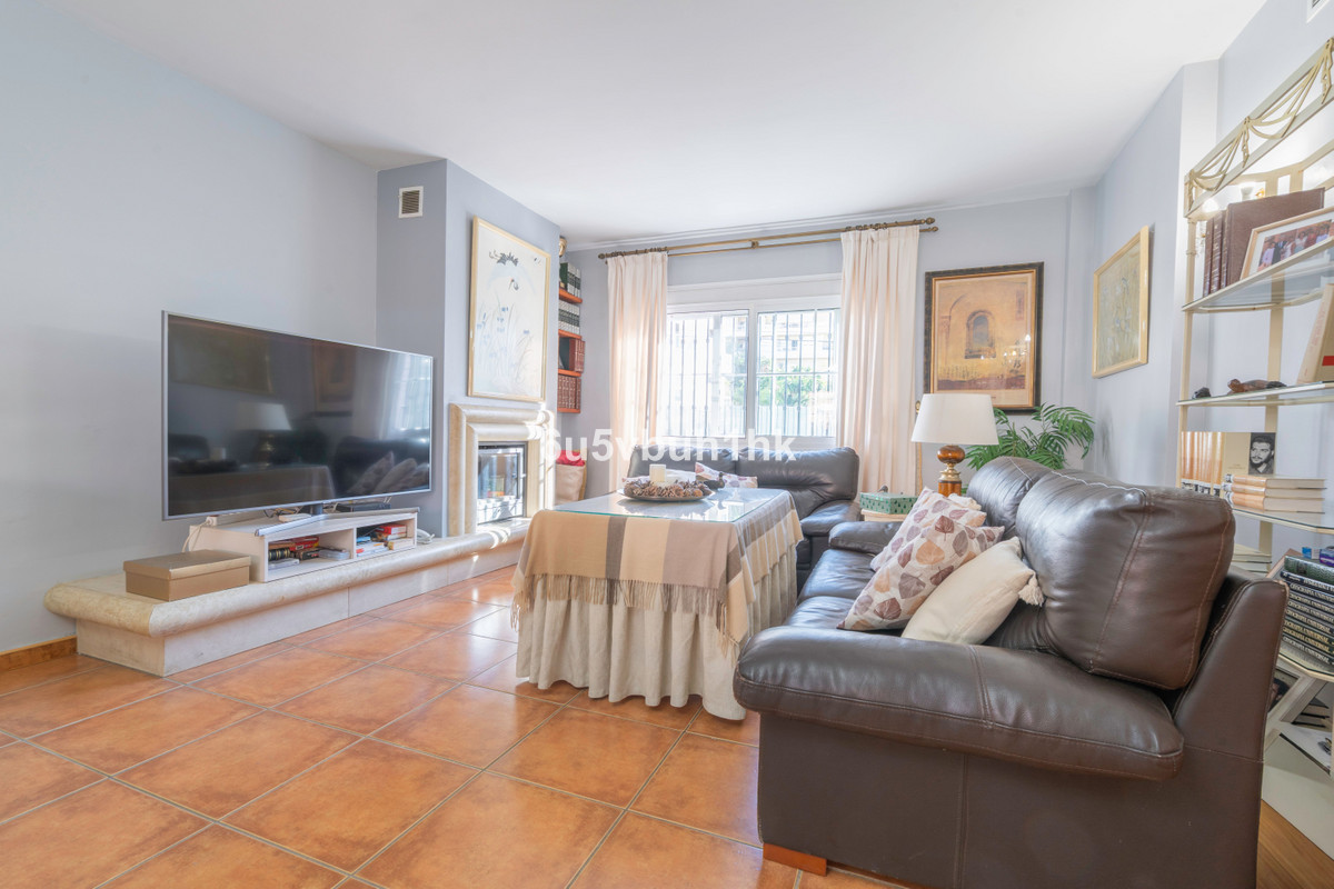 4 Bed Townhouse for sale in Fuengirola Costa Del Sol, Málaga, Spain