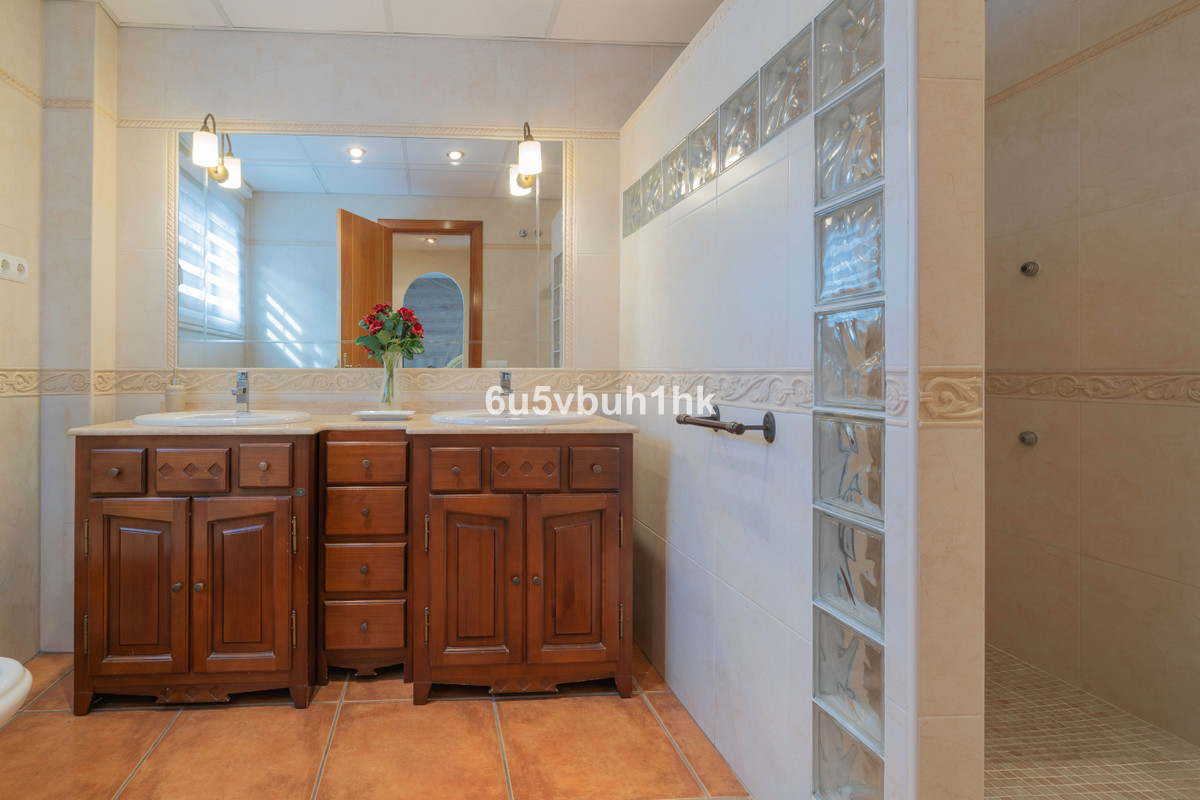 4 Bed Townhouse for sale in Fuengirola Costa Del Sol, Málaga, Spain