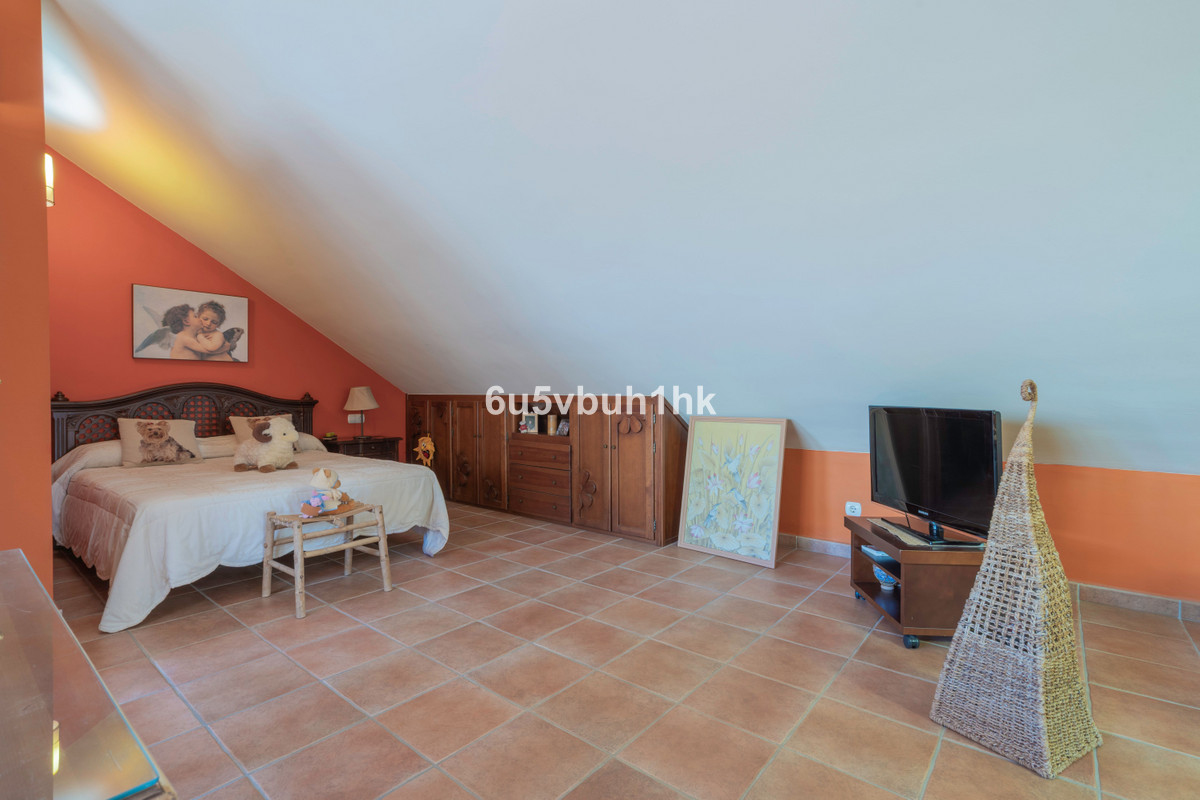 4 Bed Townhouse for sale in Fuengirola Costa Del Sol, Málaga, Spain