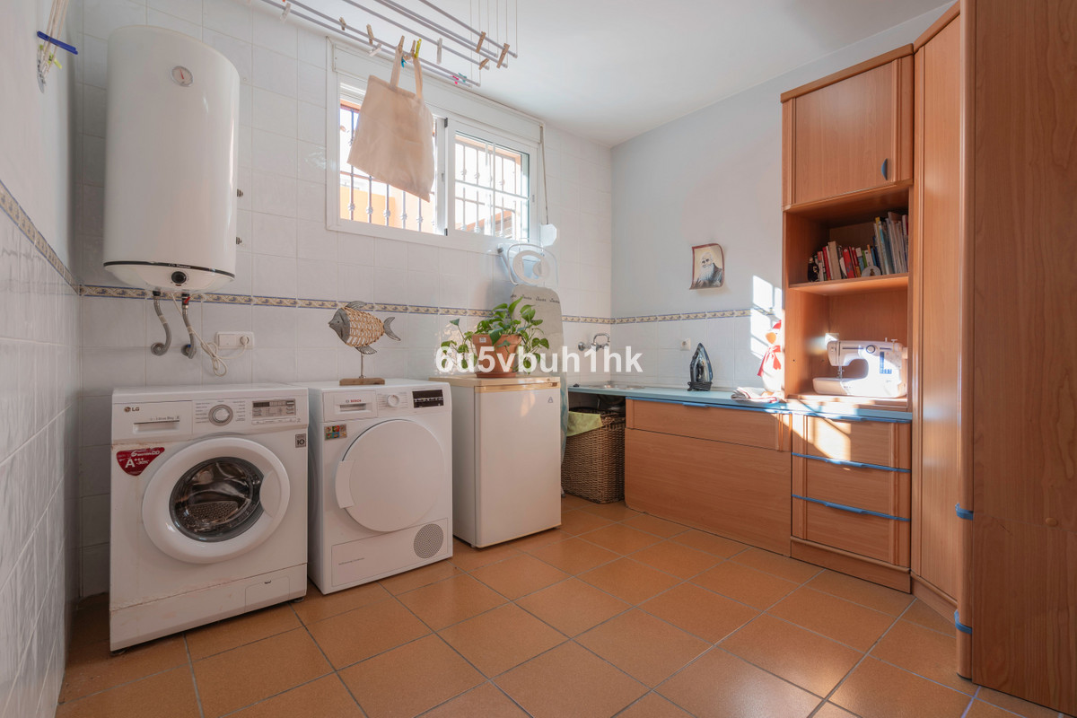 4 Bed Townhouse for sale in Fuengirola Costa Del Sol, Málaga, Spain