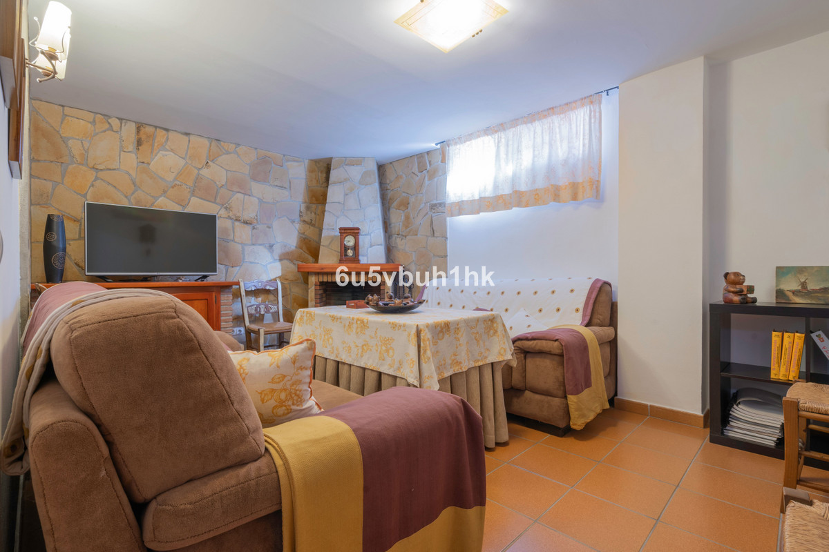 4 Bed Townhouse for sale in Fuengirola Costa Del Sol, Málaga, Spain