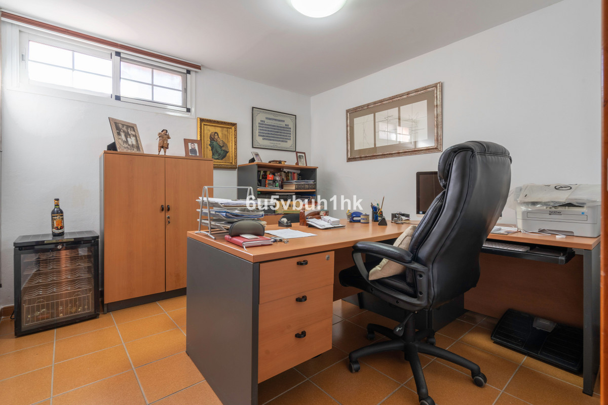 4 Bed Townhouse for sale in Fuengirola Costa Del Sol, Málaga, Spain