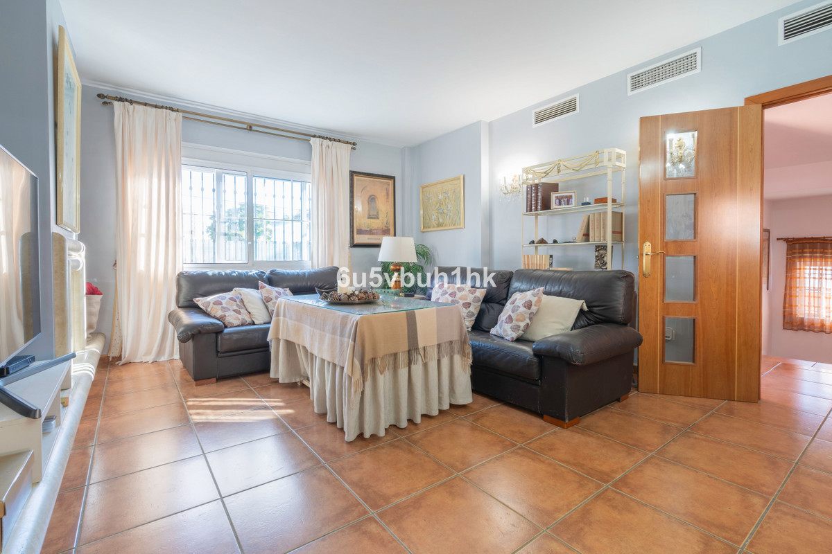 4 Bed Townhouse for sale in Fuengirola Costa Del Sol, Málaga, Spain