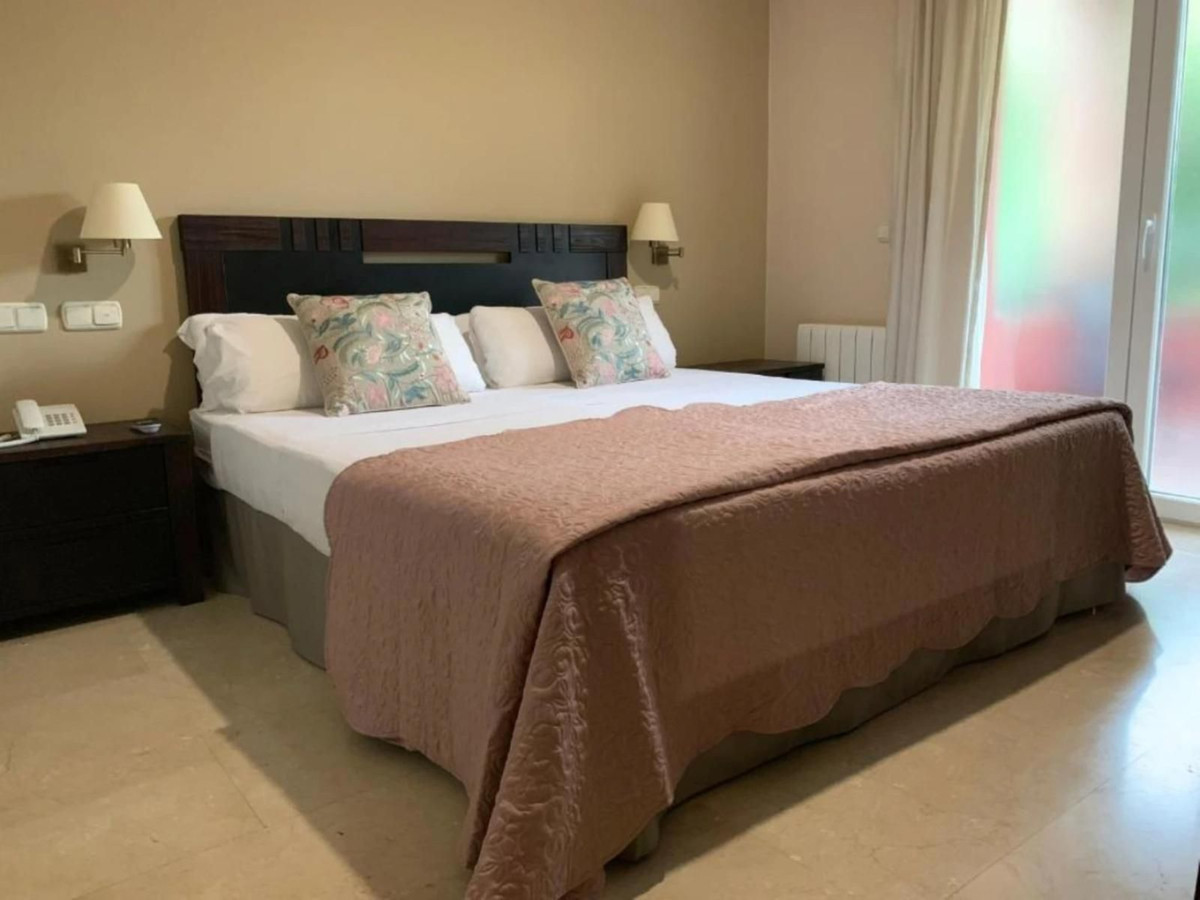 Se vende Hotel de 20 dormitorios en Costa Del Sol, Málaga, España
